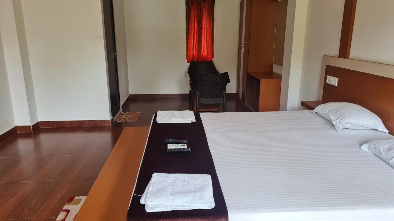 Lakshmanpur Hotel Exotica Squares מראה חיצוני תמונה