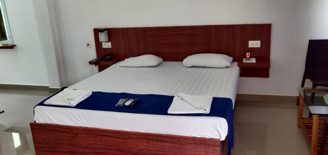 Lakshmanpur Hotel Exotica Squares מראה חיצוני תמונה
