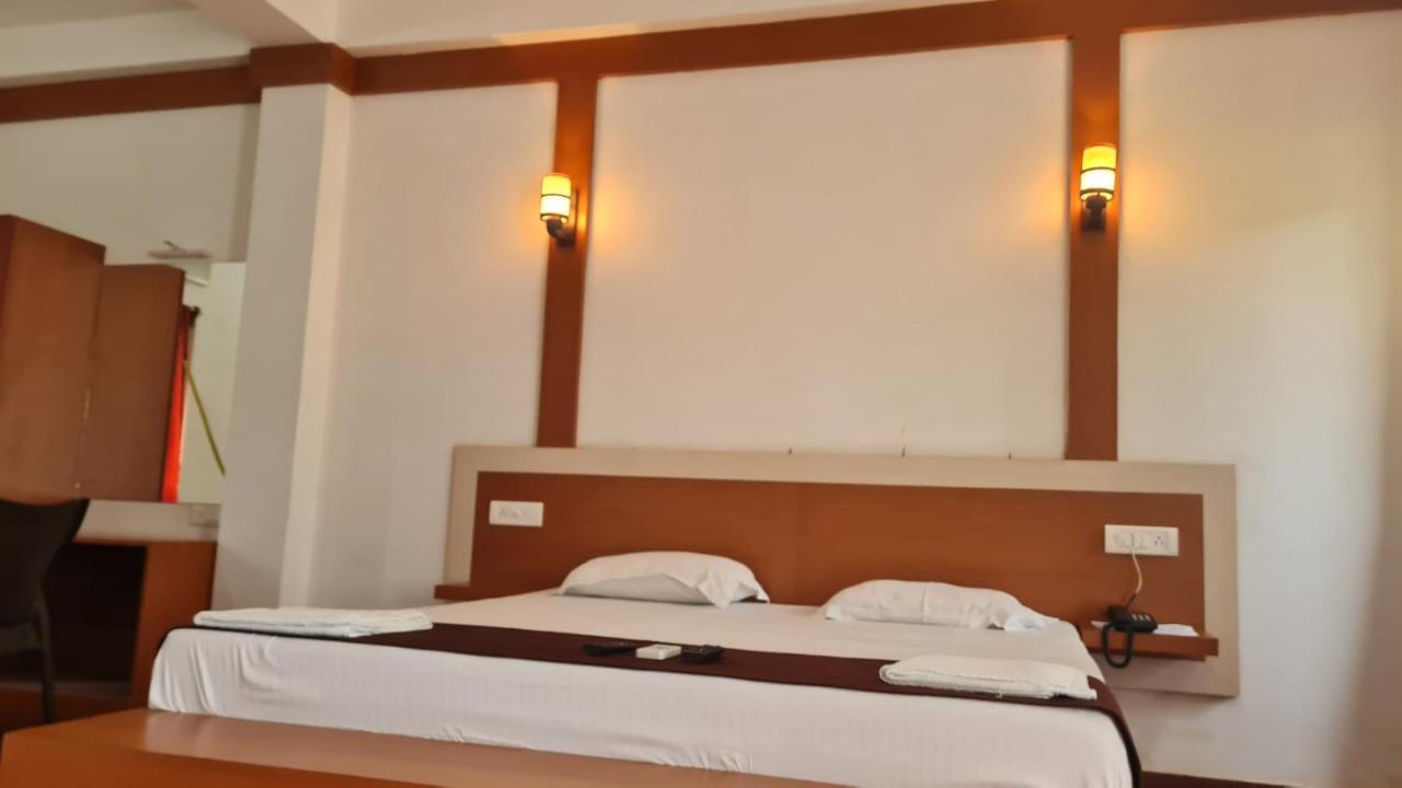 Lakshmanpur Hotel Exotica Squares מראה חיצוני תמונה