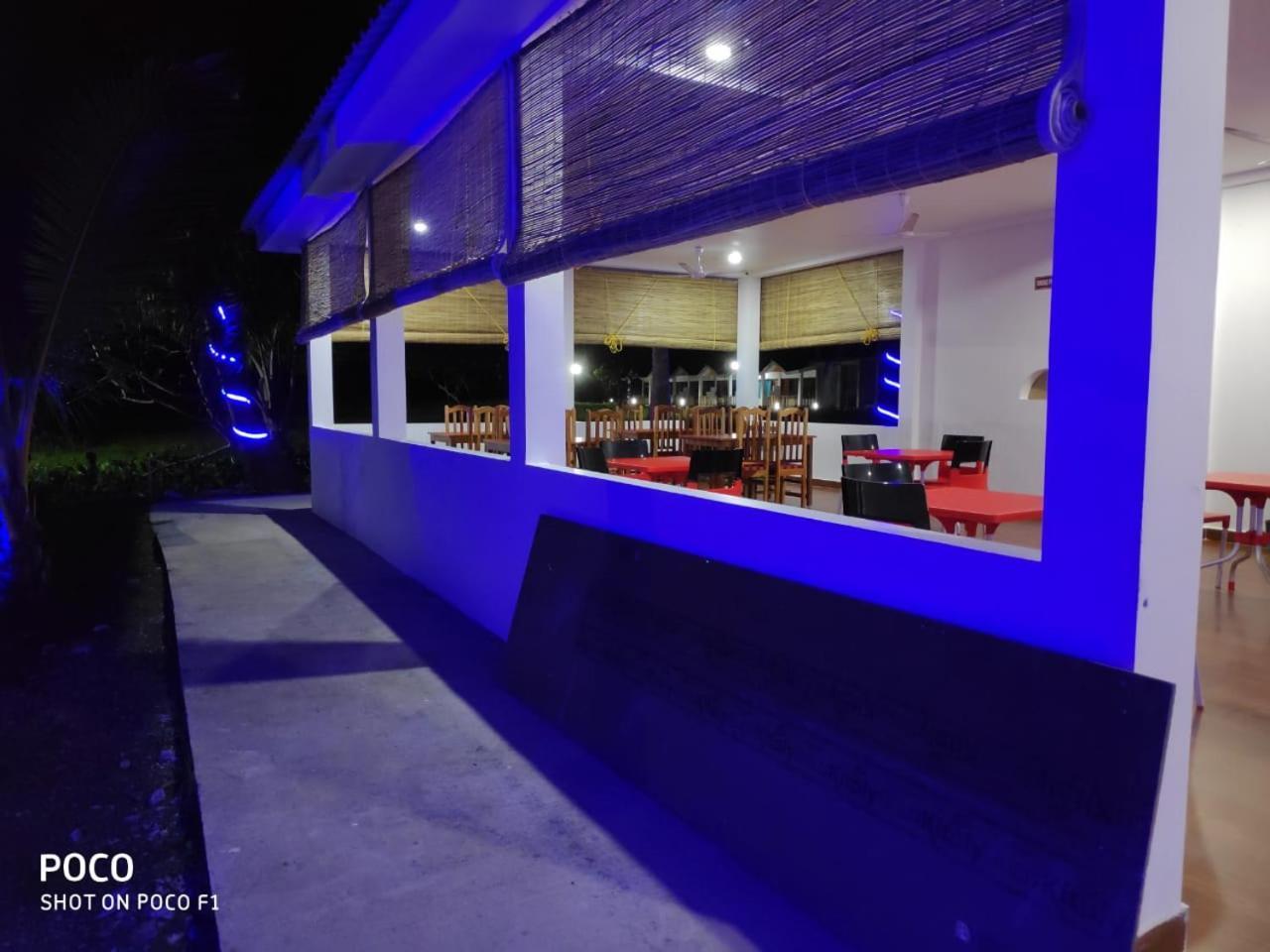 Lakshmanpur Hotel Exotica Squares מראה חיצוני תמונה